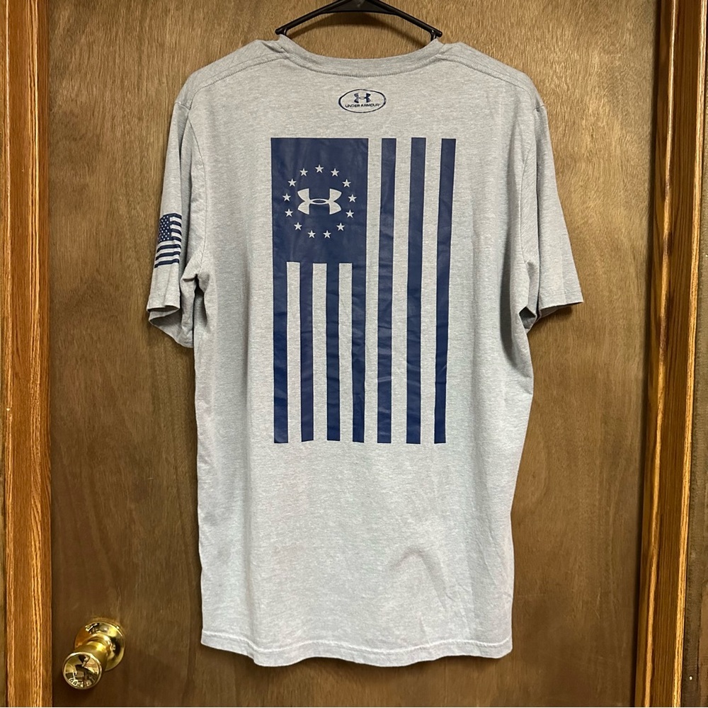 Under Armour Short Sleeve Shirt Large